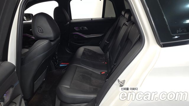 BMW 3-Series 2021 — photo 17