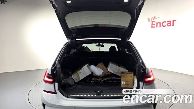 BMW 3-Series 2021 — photo 25