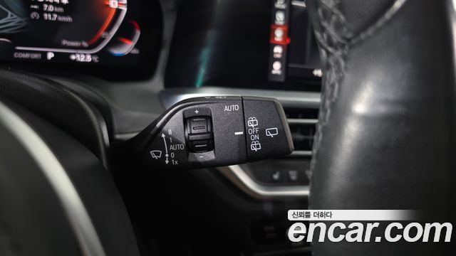 BMW 3-Series 2021 — photo 28