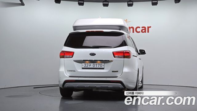 Kia Canival 2016 — photo 4