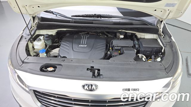 Kia Canival 2016 — photo 6