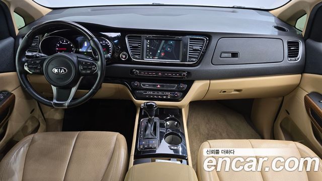Kia Canival 2016 — photo 7