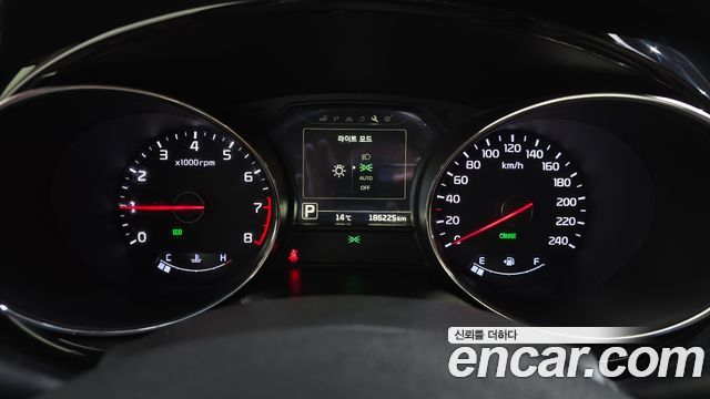 Kia Canival 2016 — photo 8
