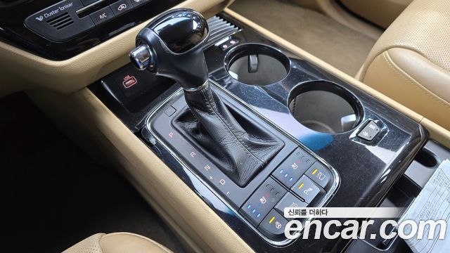 Kia Canival 2016 — photo 9