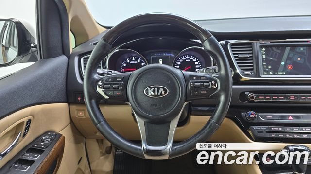 Kia Canival 2016 — photo 13