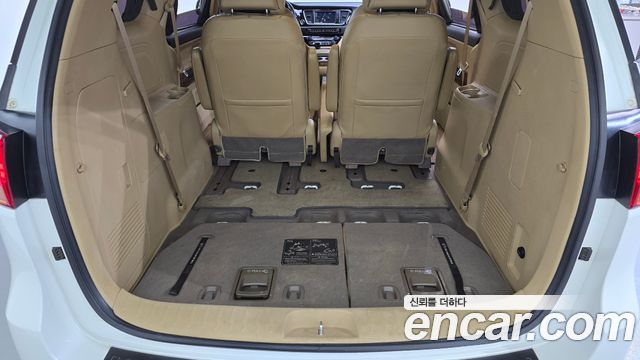 Kia Canival 2016 — photo 17
