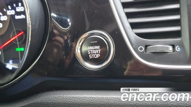 Kia Canival 2016 — photo 20