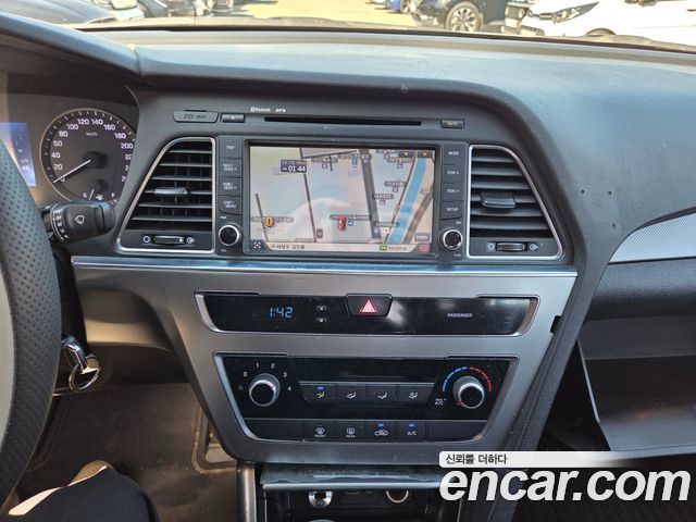 Hyundai Sonata 2016 — photo 9