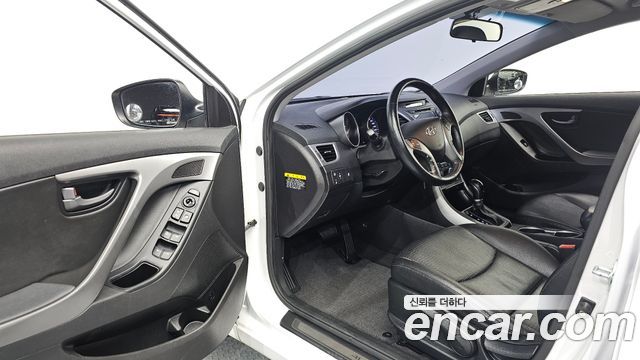 Hyundai AVANTE 2014 — photo 13