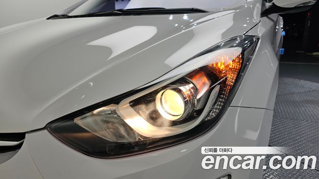 Hyundai AVANTE 2014 — photo 8