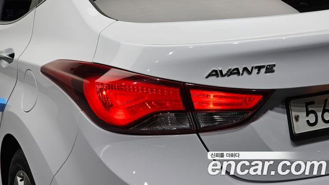 Hyundai AVANTE 2014 — photo 9