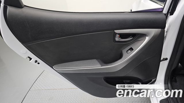 Hyundai AVANTE 2014 — photo 15