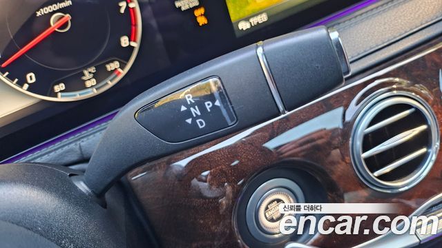 Mercedes-Benz S-Class 2020 — photo 12