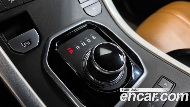 Land Rover Range Rover Evoque 2018 — photo 12