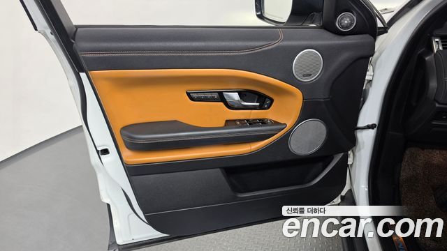 Land Rover Range Rover Evoque 2018 — photo 14