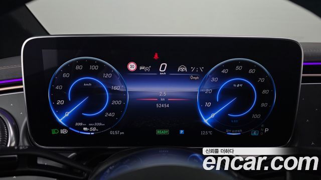 Mercedes-Benz EQE 2023 — photo 11