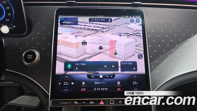 Mercedes-Benz EQE 2023 — photo 18