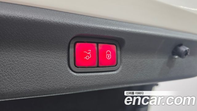 Mercedes-Benz EQE 2023 — photo 22