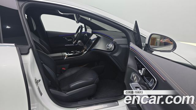 Mercedes-Benz EQE 2023 — photo 26