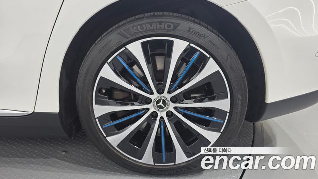 Mercedes-Benz EQE 2023 — photo 7