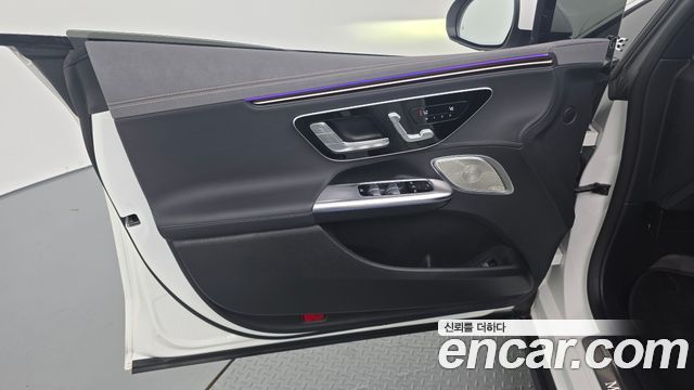 Mercedes-Benz EQE 2023 — photo 14