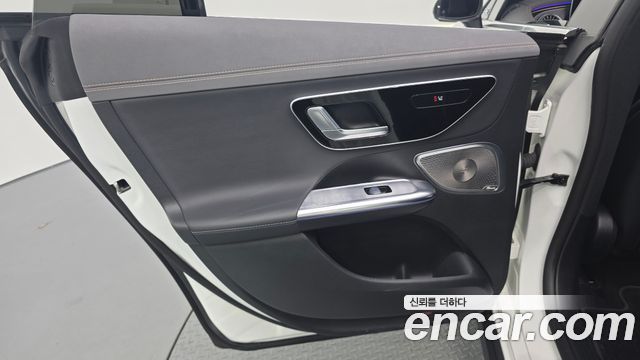 Mercedes-Benz EQE 2023 — photo 15