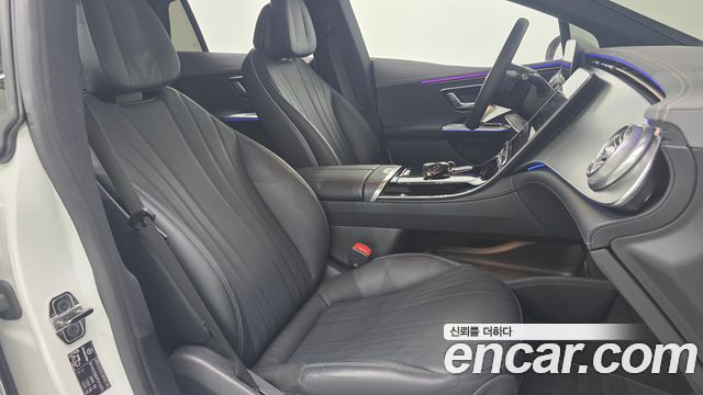 Mercedes-Benz EQE 2023 — photo 16