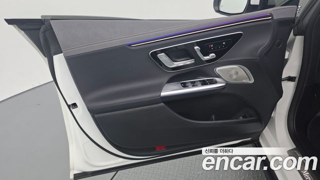 Mercedes-Benz EQE 2023 — photo 27
