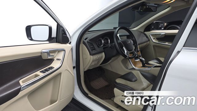 Volvo XC60 2013 — photo 13