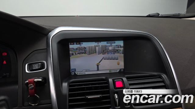 Volvo XC60 2013 — photo 21
