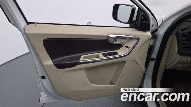 Volvo XC60 2013 — photo 14