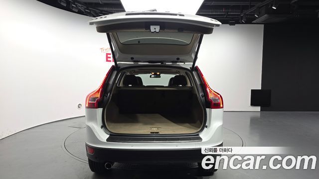 Volvo XC60 2013 — photo 27