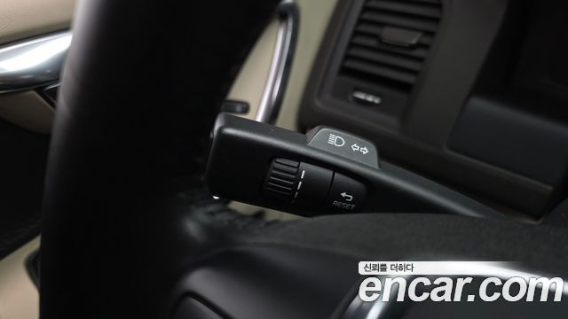 Volvo XC60 2013 — photo 29