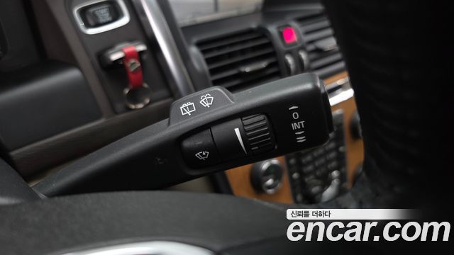 Volvo XC60 2013 — photo 30