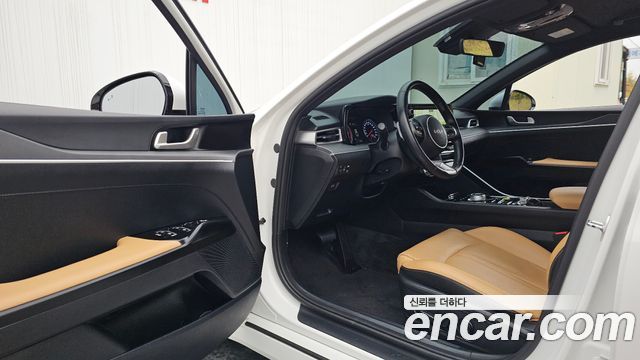 Kia K5 2023 — photo 10