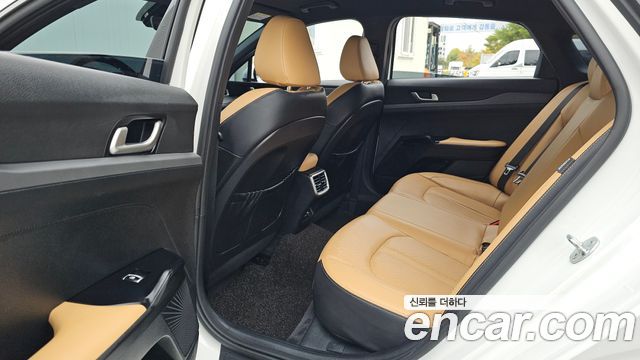 Kia K5 2023 — photo 12