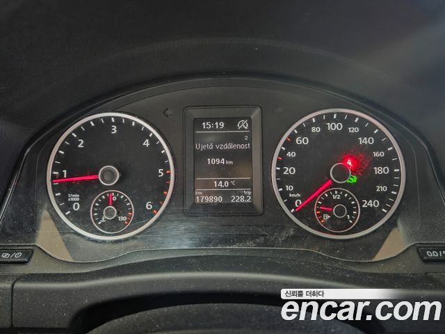 Volkswagen Tiguan 2016 — photo 8