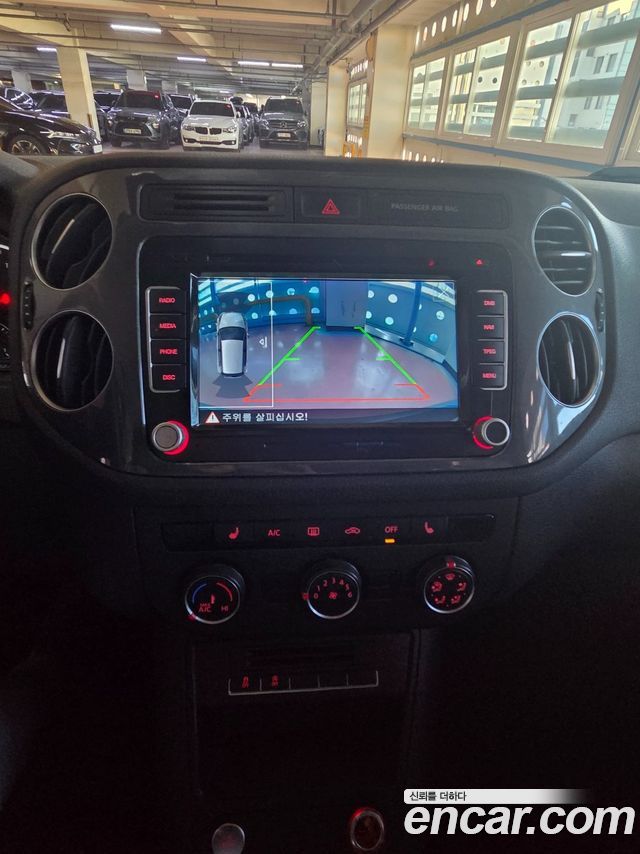 Volkswagen Tiguan 2016 — photo 13