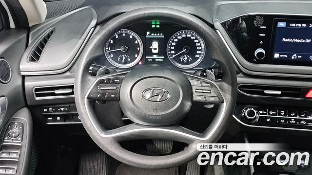 Hyundai Sonata 2023 — photo 19