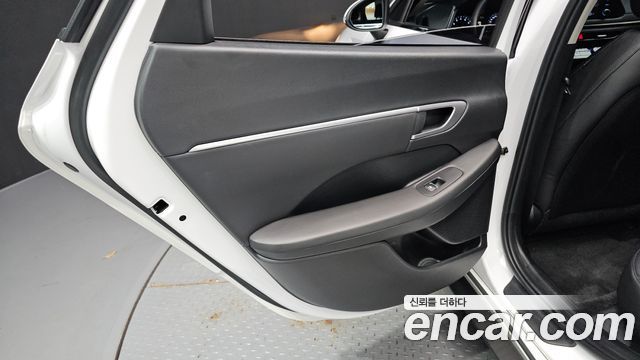 Hyundai Sonata 2023 — photo 15