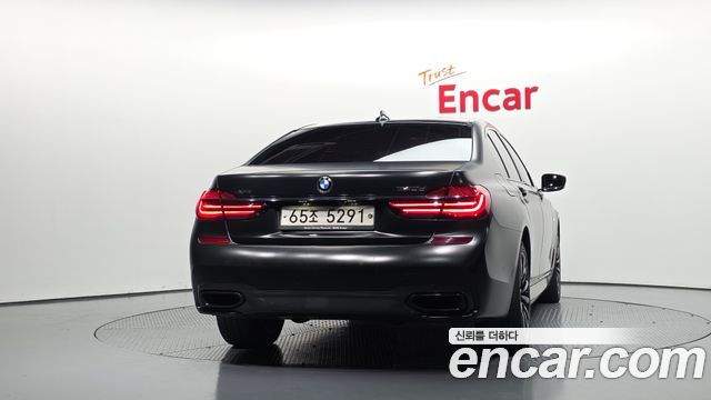 BMW 7-Series 2017 — photo 4