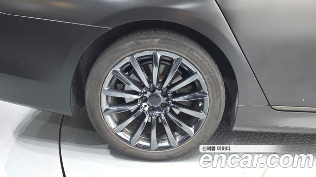 BMW 7-Series 2017 — photo 5
