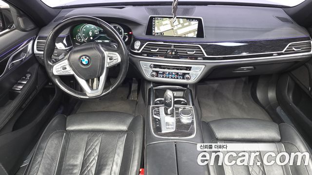 BMW 7-Series 2017 — photo 7