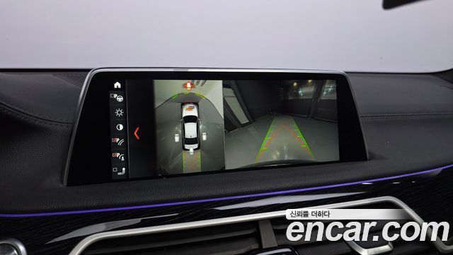 BMW 7-Series 2017 — photo 16
