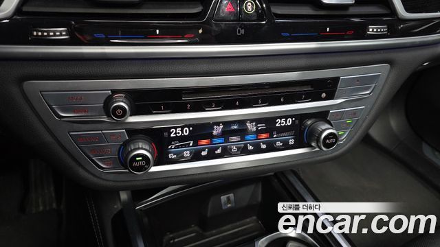 BMW 7-Series 2017 — photo 17