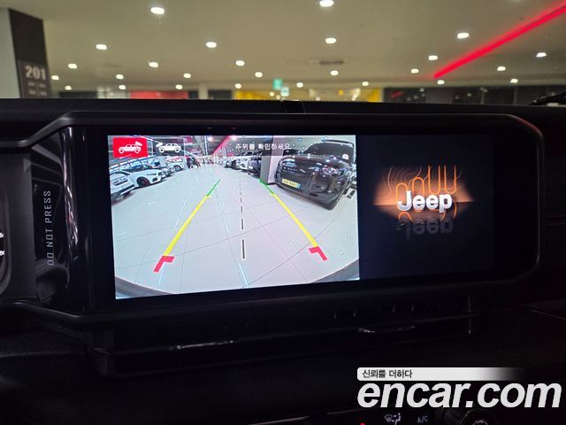 Jeep Wrangler 2026 — photo 13