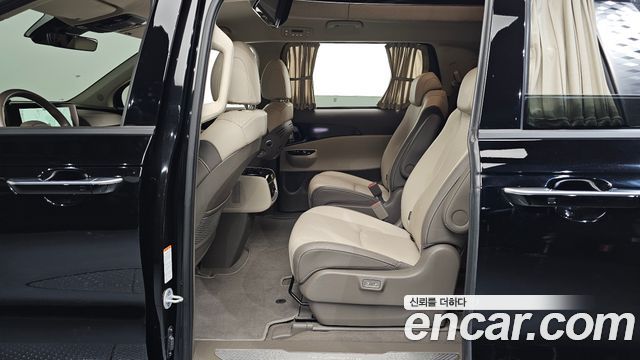 Kia Canival 2022 — photo 11