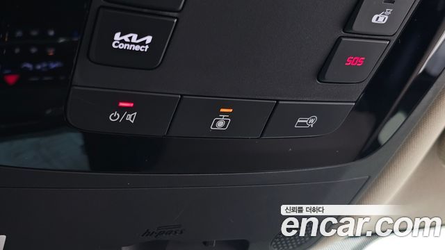 Kia Canival 2022 — photo 17