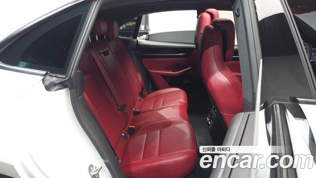 Porsche Macan 2025 — photo 17