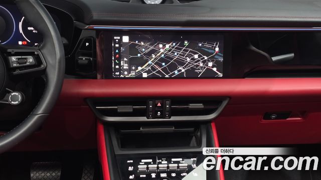 Porsche Macan 2025 — photo 19
